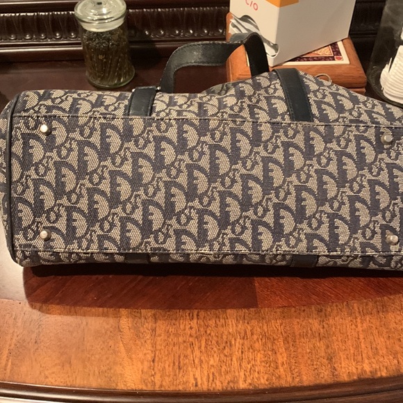 ***Sold****Christian Dior shoulder blue bag, some discoloration on top of zipper - Picture 8 of 12